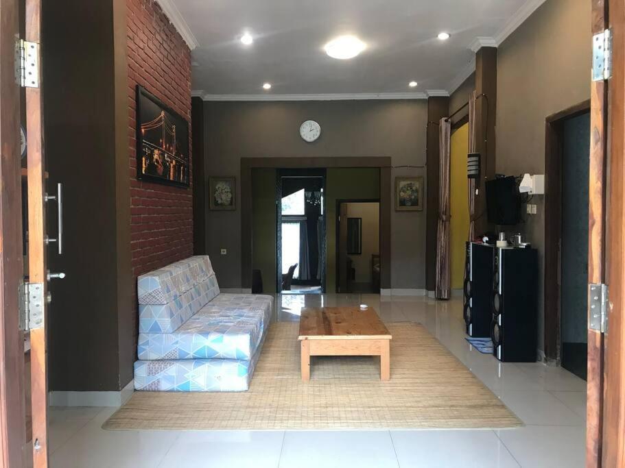 בנדונג Villa Naumi מראה חיצוני תמונה