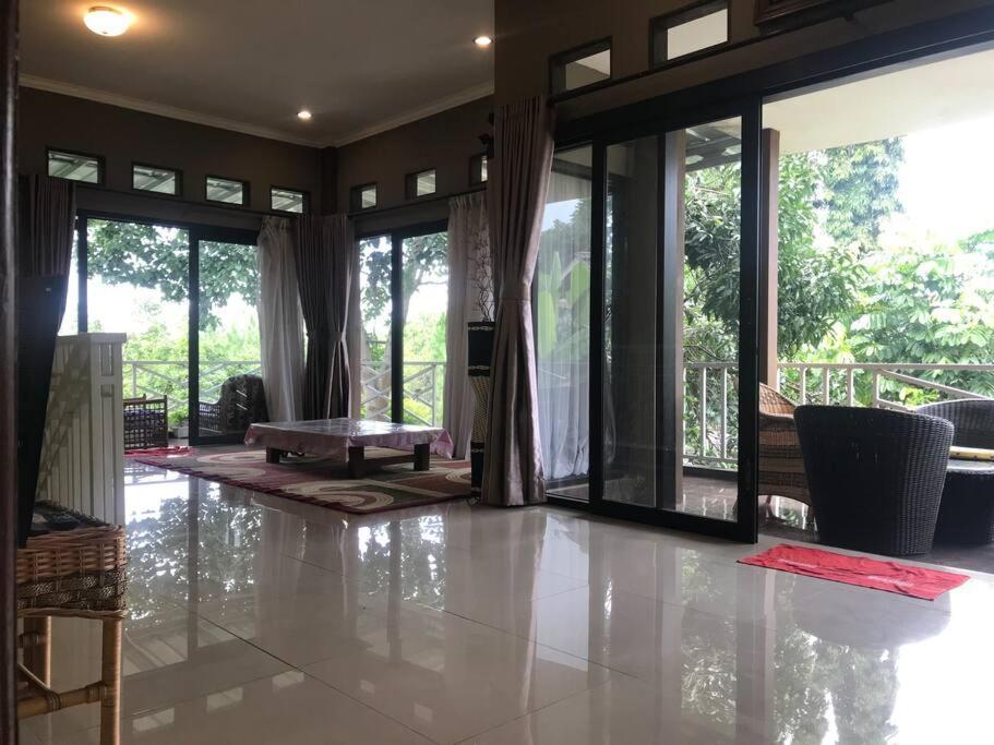 בנדונג Villa Naumi מראה חיצוני תמונה